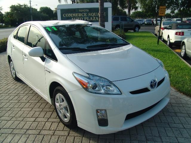 Toyota Prius 2011 photo 1