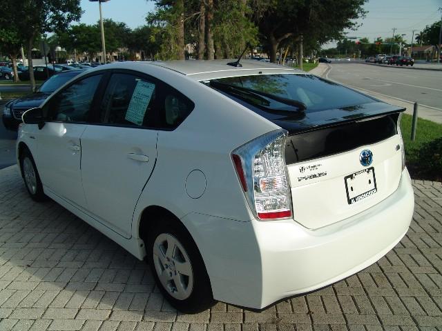 Toyota Prius 2011 photo 5