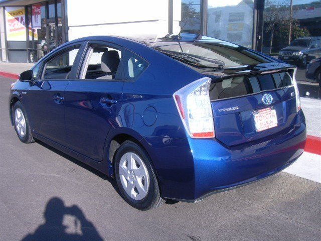 Toyota Prius 2011 photo 2