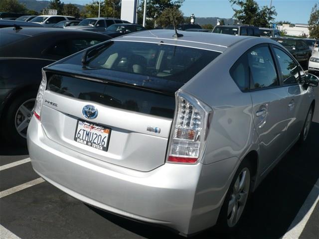 Toyota Prius 2011 photo 2