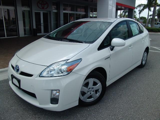 Toyota Prius 2011 photo 2