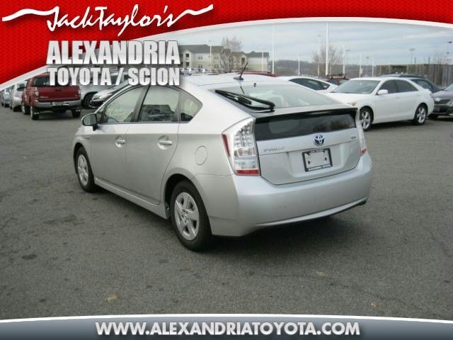 Toyota Prius 2011 photo 2
