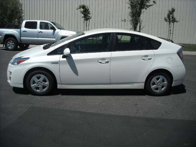 Toyota Prius Premier - ONE Ownerloaded Hatchback