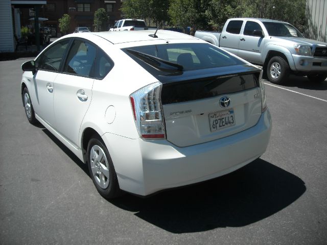 Toyota Prius 2011 photo 2