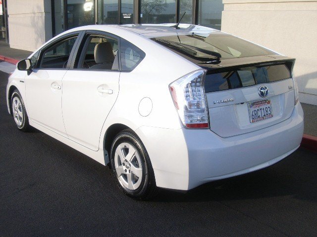 Toyota Prius 2011 photo 2