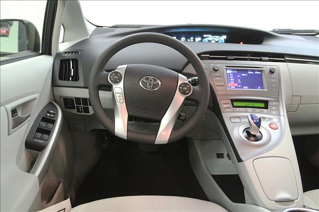 Toyota Prius 2012 photo 19