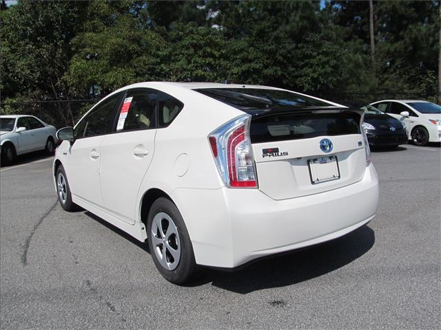 Toyota Prius 2013 photo 2
