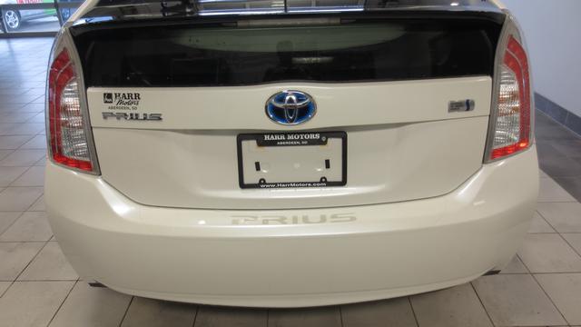 Toyota Prius 2013 photo 8