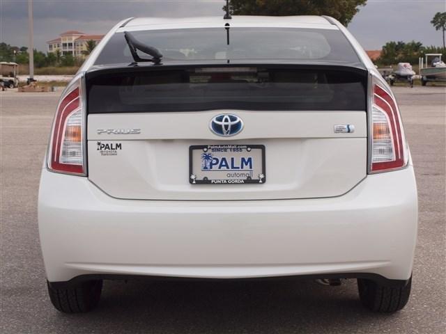 Toyota Prius 2013 photo 3