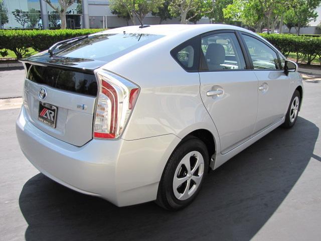 Toyota Prius 2013 photo 3