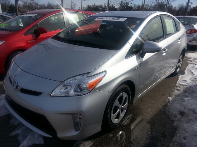 Toyota Prius 2013 photo 2