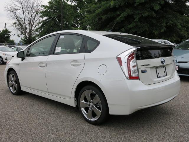Toyota Prius 2013 photo 2