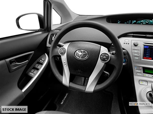 Toyota Prius 2014 photo 2