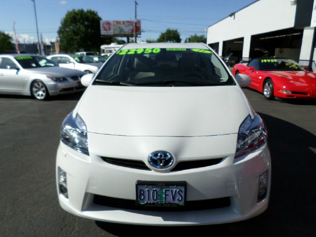 Toyota Prius IV 2011 photo 2
