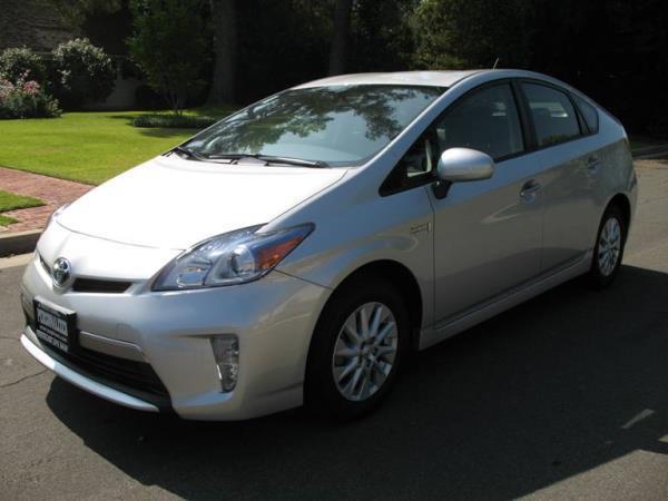 Toyota Prius Plug-in 2013 photo 4