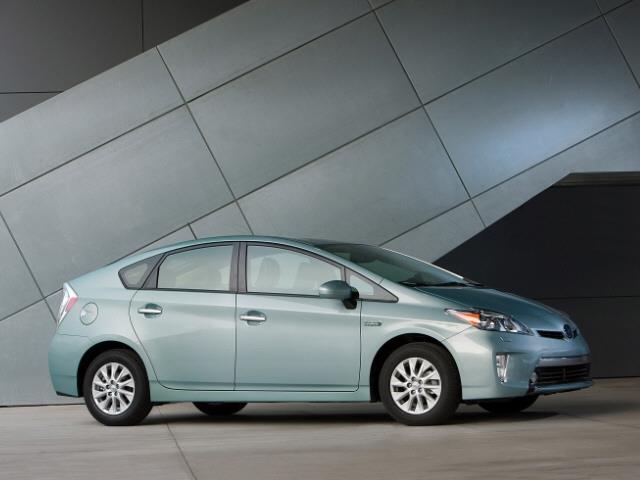Toyota Prius Plug-in 2013 photo 4