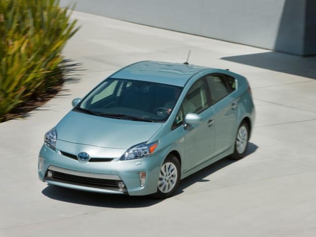 Toyota Prius Plug-in 2013 photo 6