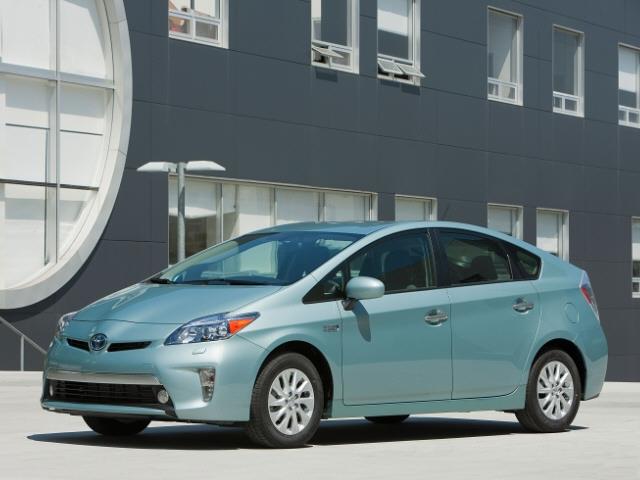 Toyota Prius Plug-in 2013 photo 7