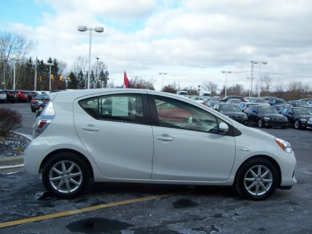 Toyota Prius c 2012 photo 1
