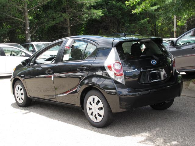 Toyota Prius c 2013 photo 3