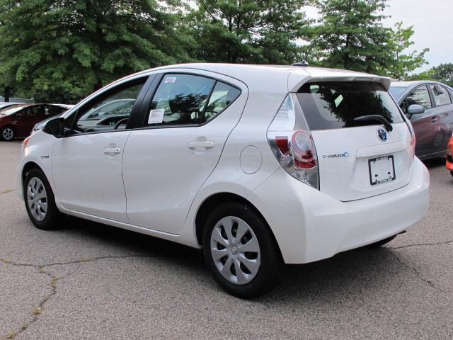 Toyota Prius c 2013 photo 1