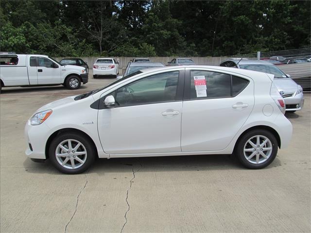 Toyota Prius c 2013 photo 1