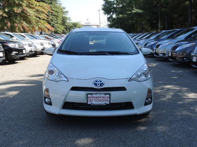 Toyota Prius c 2013 photo 1