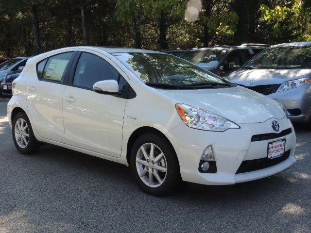 Toyota Prius c 2013 photo 2
