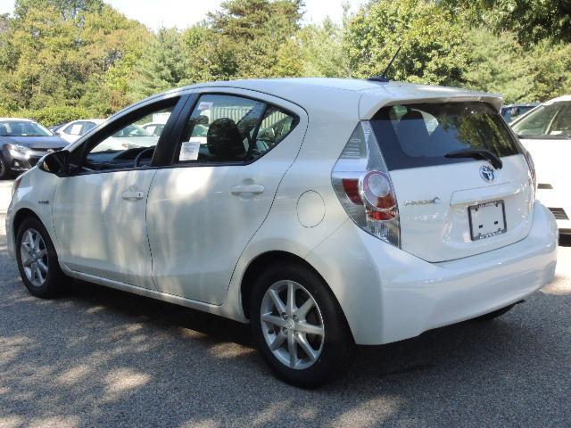 Toyota Prius c 2013 photo 4