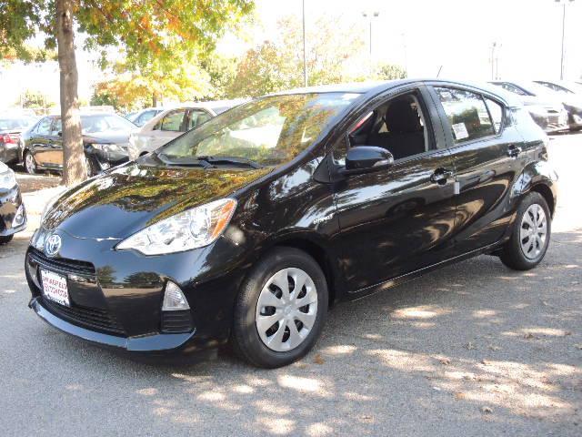 Toyota Prius c 2013 photo 2