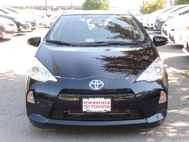 Toyota Prius c 2013 photo 3
