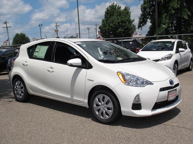 Toyota Prius c 2013 photo 3