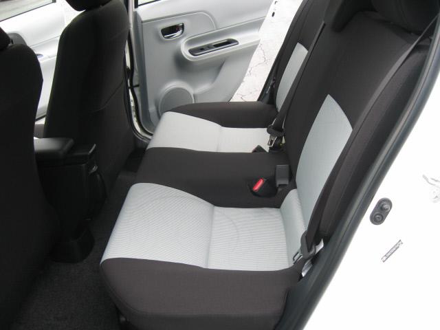 Toyota Prius c 2013 photo 3