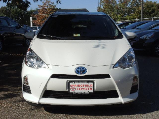 Toyota Prius c 2013 photo 4