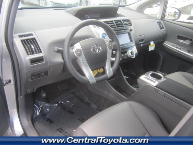 Toyota Prius v Base 3000 DOWN WE Finance Hatchback