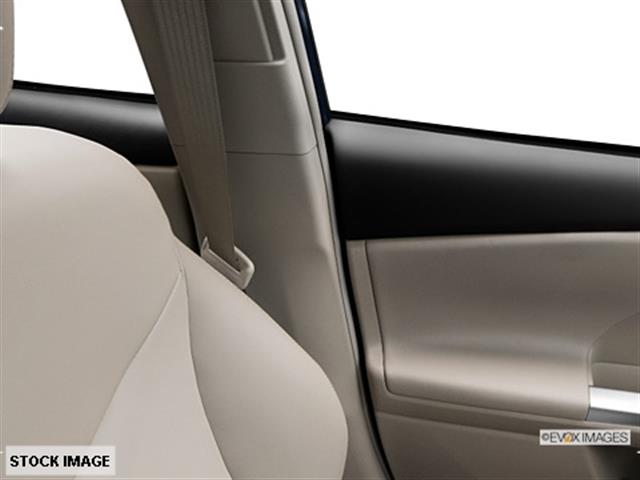 Toyota Prius v 2013 photo 9