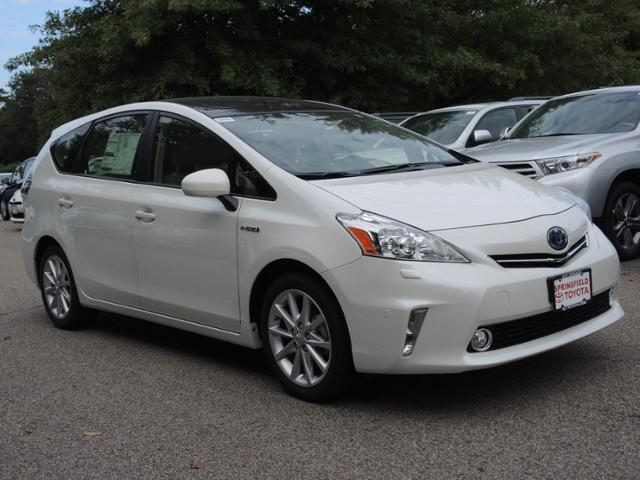 Toyota Prius v 2014 photo 4