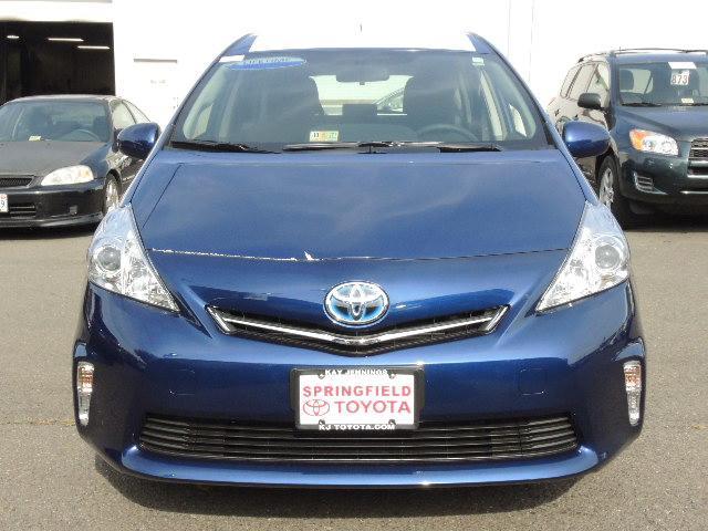 Toyota Prius v 2014 photo 3