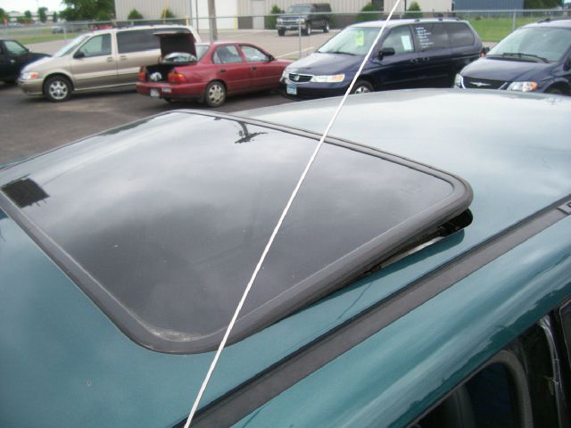 Toyota RAV4 1997 photo 3