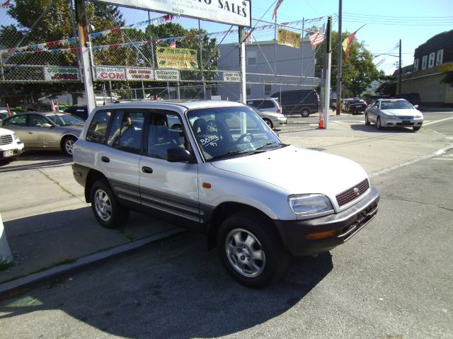 Toyota RAV4 1997 photo 2