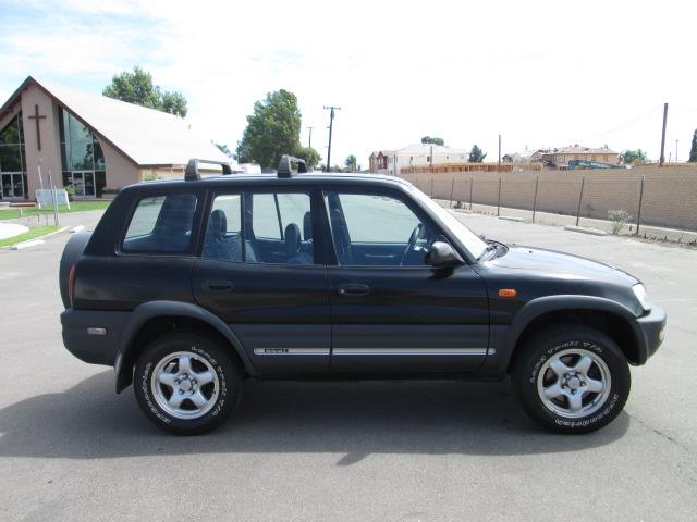 Toyota RAV4 S 2WD SUV SUV