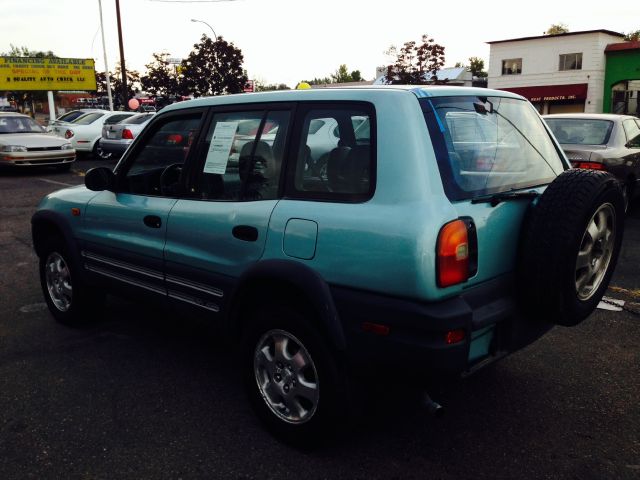 Toyota RAV4 1997 photo 3