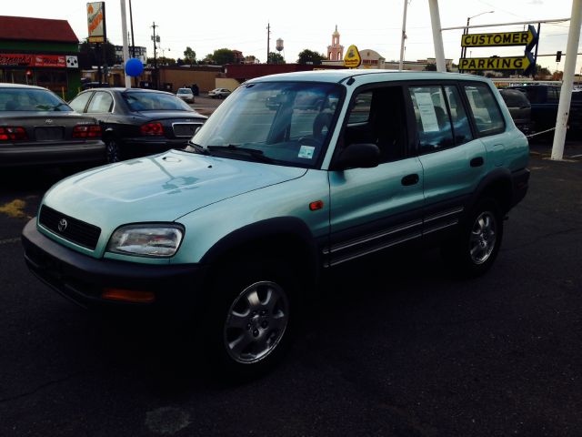 Toyota RAV4 1997 photo 4