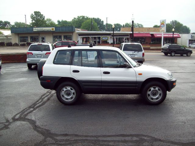 Toyota RAV4 1997 photo 2