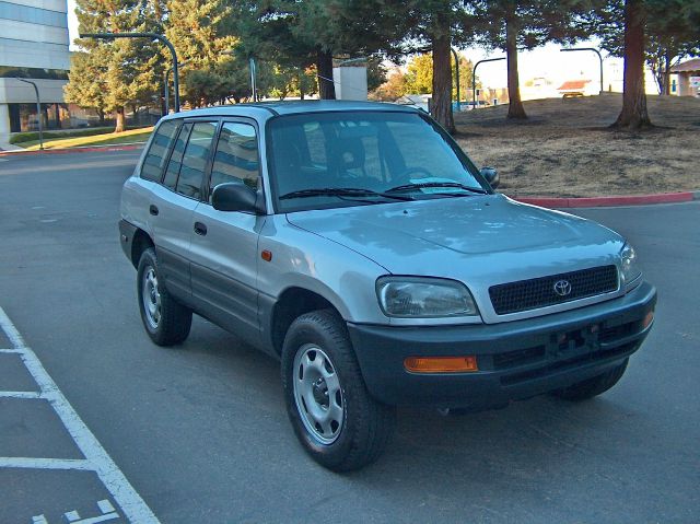 Toyota RAV4 1997 photo 4