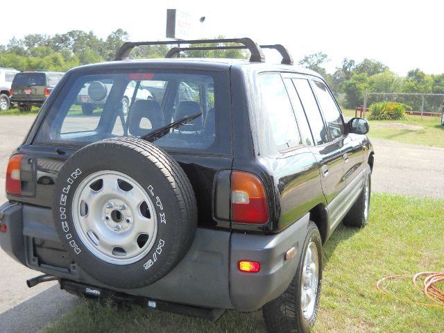 Toyota RAV4 1997 photo 3