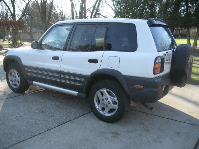 Toyota RAV4 1998 photo 2