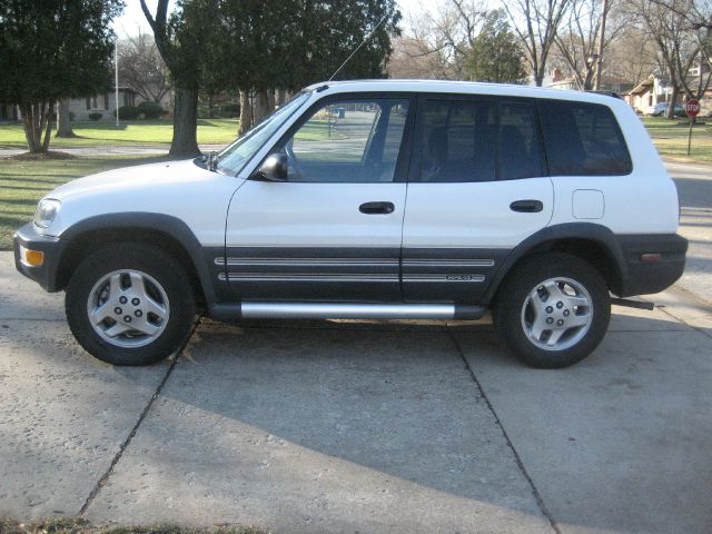 Toyota RAV4 1998 photo 3
