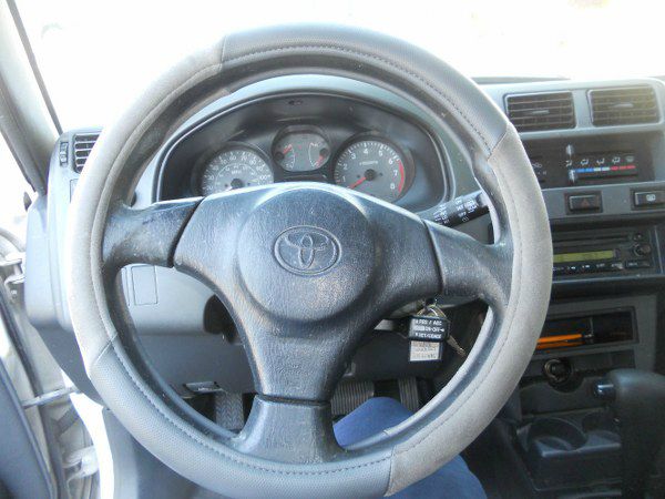 Toyota RAV4 1998 photo 1