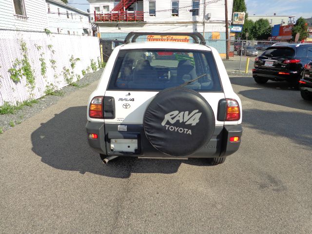 Toyota RAV4 1999 photo 2